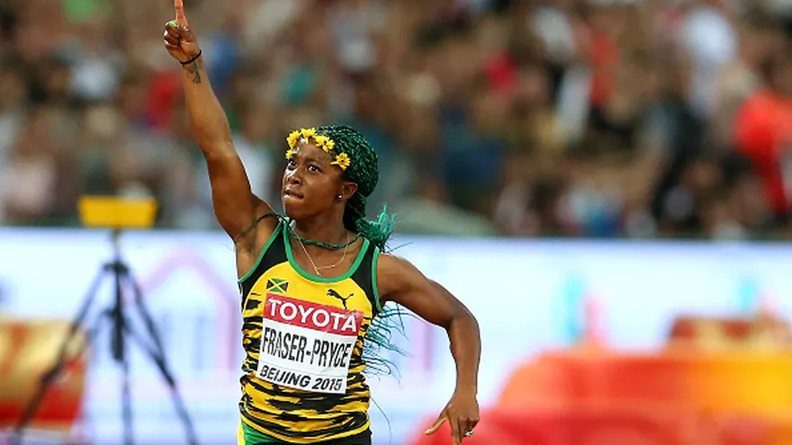Shelly-Ann Fraser-Pryce celebra su dominio en los 100 metros.
