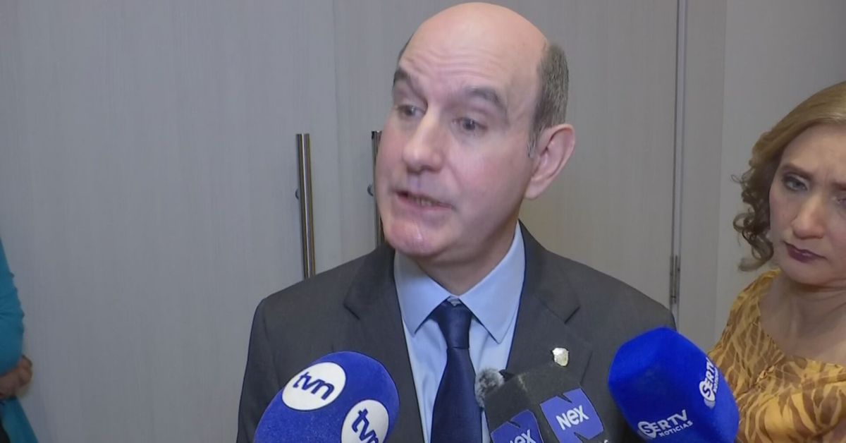 Ministro Chapman defiende medidas adoptadas por el Gobierno ante alza de precio de los combustibles