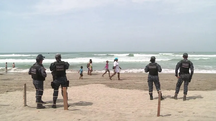 Surf para sortear la violencia de Acapaulco