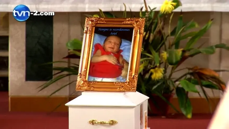 Realizan sepelio de bebé víctima de accidente