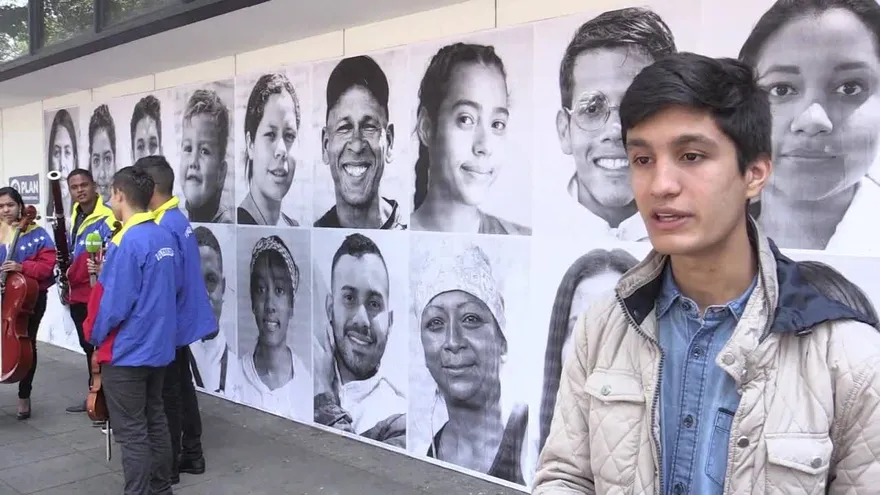 Colombia honra a migrantes venezolanos con fotos de esperanza