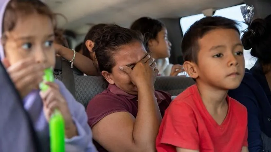 Estados de EEUU se alían contra ley que niega ciudadanía a inmigrantes