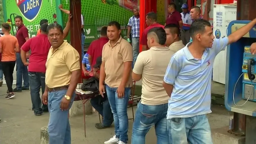 Transportistas 'piratas' de La Cabima protestan por las multas que aplica la policía