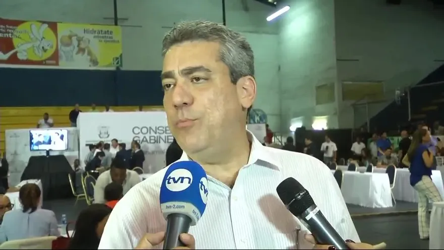 Ministro de Salud pide a médicos reconsiderar paro de labores