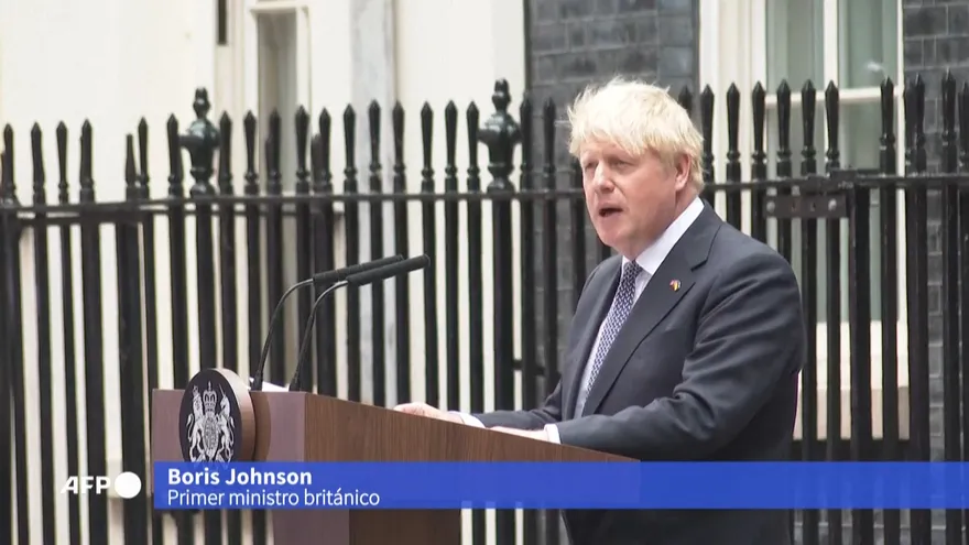 Boris Johnson dimite como líder conservador británico.