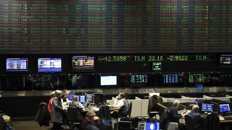 Desplome de los mercados de Argentina tras revés de Macri en primarias