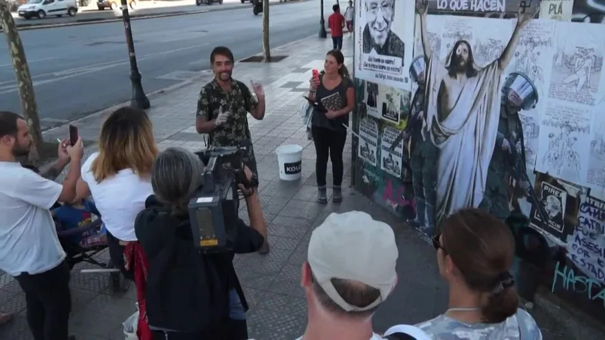 "Chile despertó", un tour por el arte callejero inspirado por la revuelta