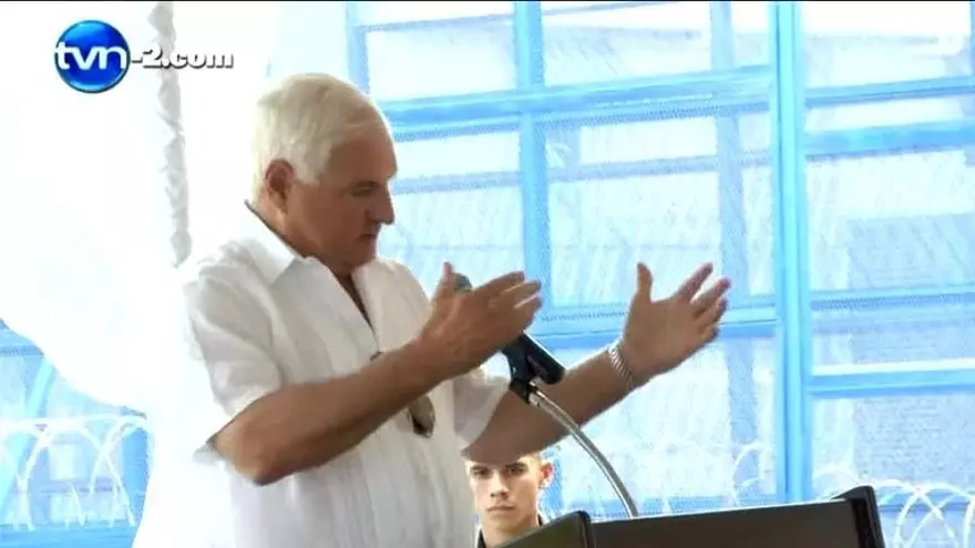 Martinelli arremete nuevamente contra la iglesia