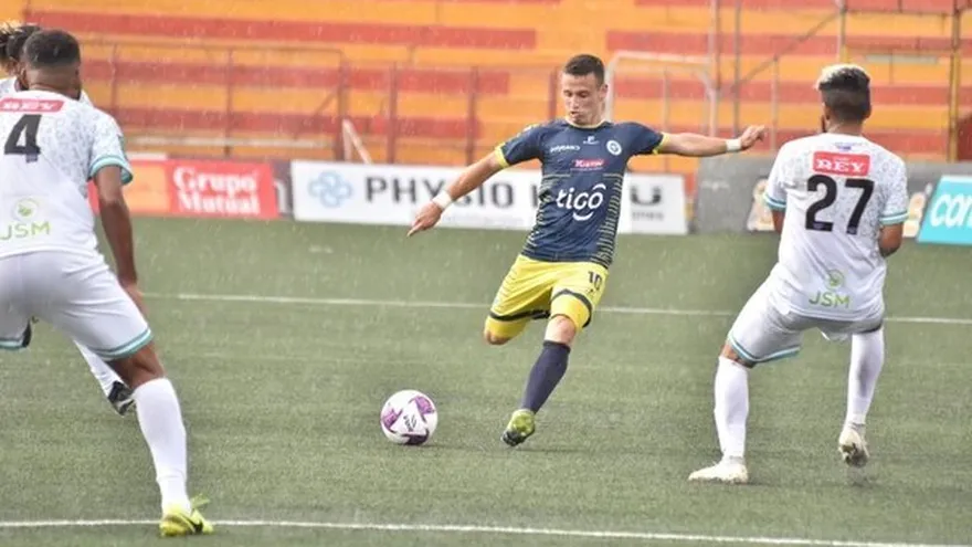 Volvió el fútbol a Costa Rica tras dos meses de parón por pandemia de covid-19