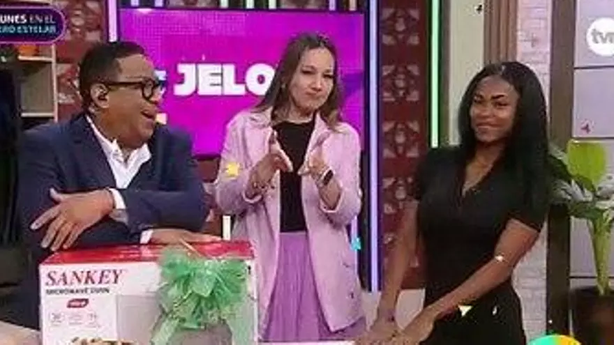 Oye, Valery se llevó su micro de la esquina regalona de Jelou!