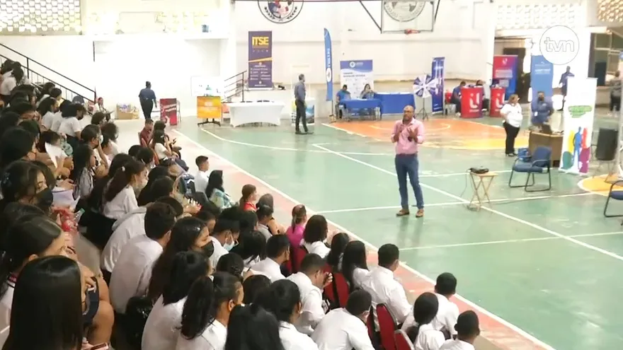 Mujeres jóvenes empleos