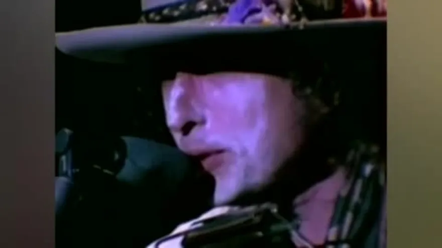 Bob Dylan retira de su página web el reconocimiento del premio Nobel