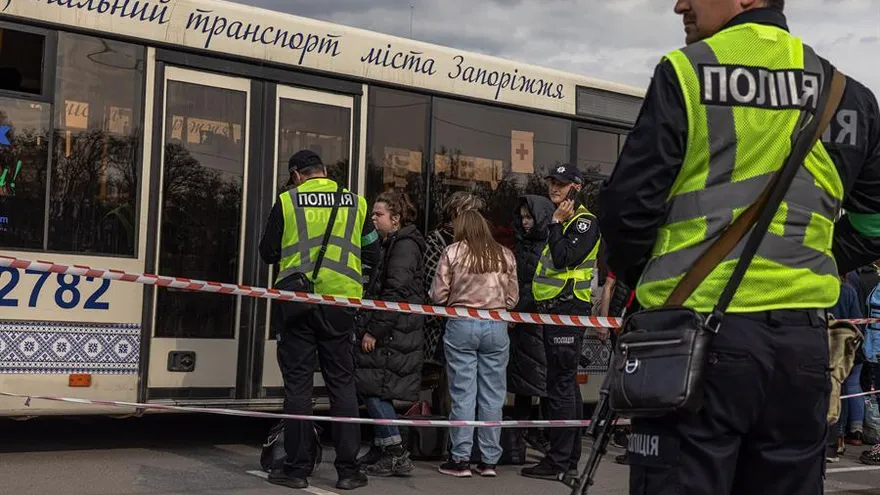 Rusia promete alto el fuego diurno para evacuar civiles de Mariúpol