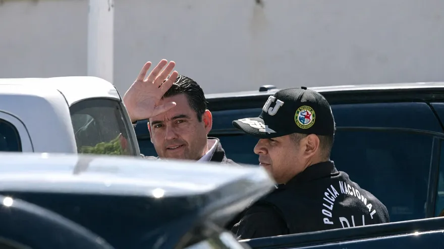 José Gabriel Carrizo a su salida de la audiencia en el Tribunal de Apelaciones.