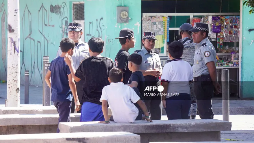 Ataque armado en parque infantil en el centro de México deja un muerto y 8 menores heridos