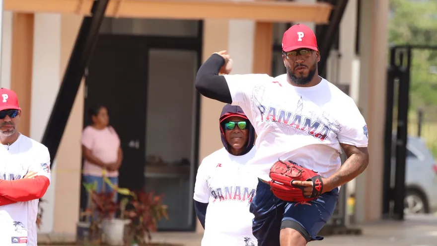 La sesión de bullpen fue supervisada por el coach de lanzadores Wilfrido Córdoba