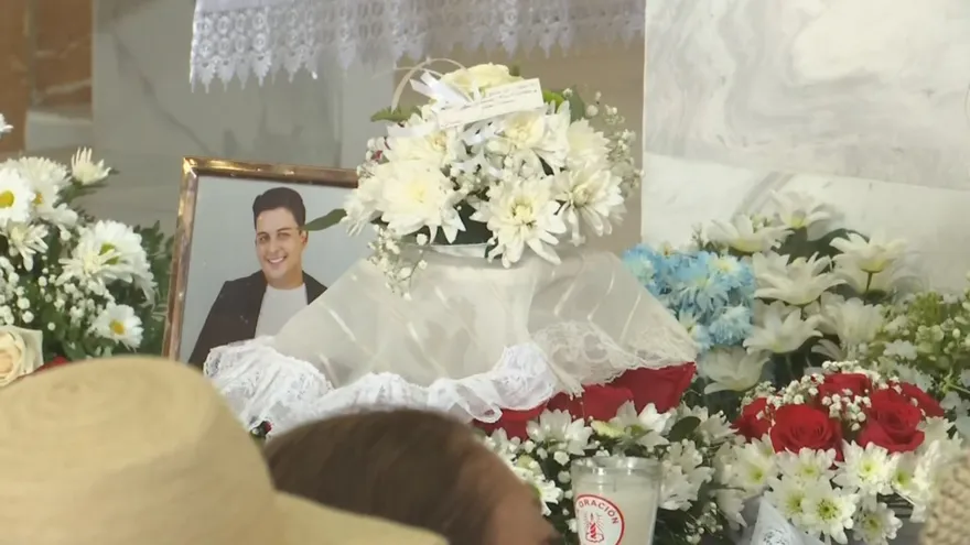 Urna funeraria de Esteban De León.