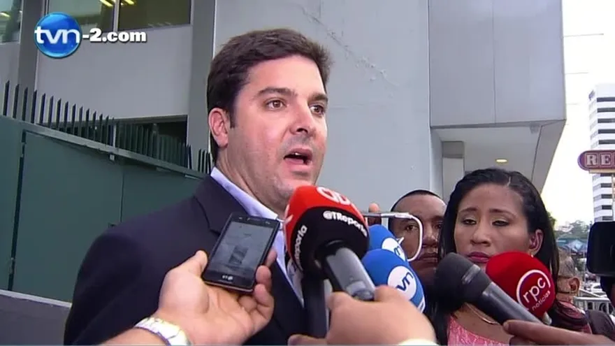 Dictan impedimento de salida del país a exministro  Jaime Ford