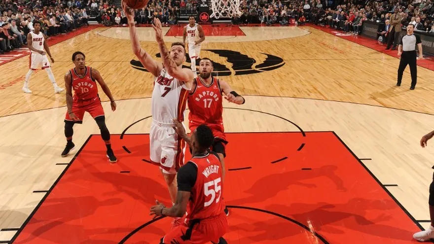 Heat estrenan liderato; Trail Blazers consolidan juego ganador sin Lillard