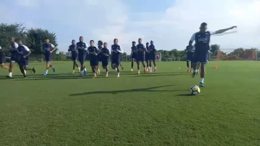 Entrenamiento de la Sele en el Houston Sports Park, preparándose para la Copa Oro