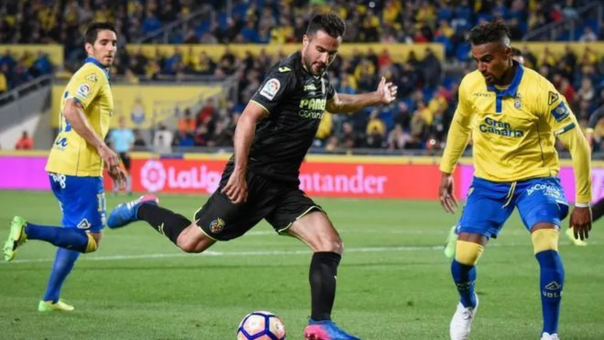 Acción del partido entre  Las Palmas y el Villarreal