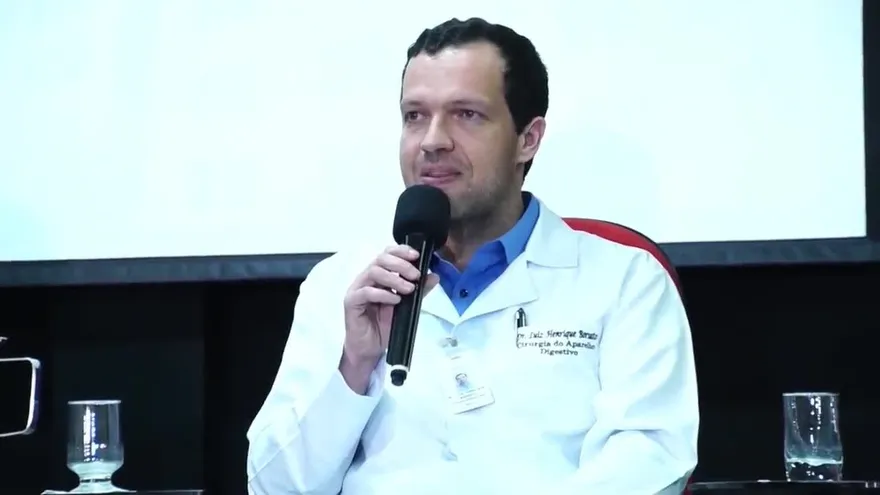 Ataque contra Bolsonaro aumenta tensión en Brasil a solo un mes de elecciones