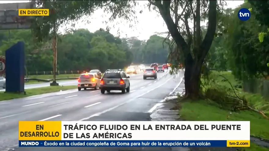 En la vía hacia el puente de las Américas el tráfico es bastante fluido
