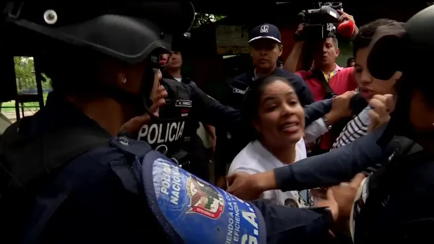 Rector de la UP busca mediar entre policía y estudiantes