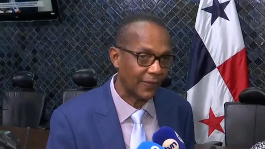 Surgen reacciones por la intención de expulsar a Martín Torrijos del PRD