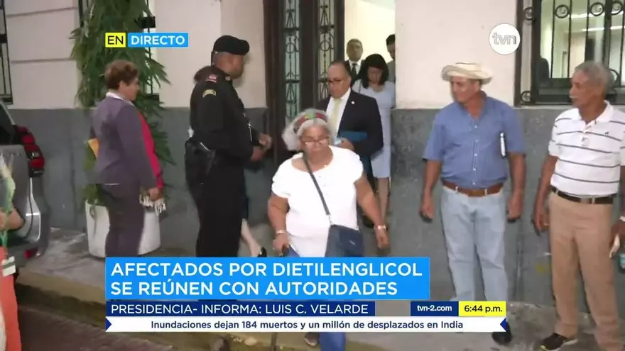 Víctimas de envenenamiento con dietilenglicol se reúnen con autoridades