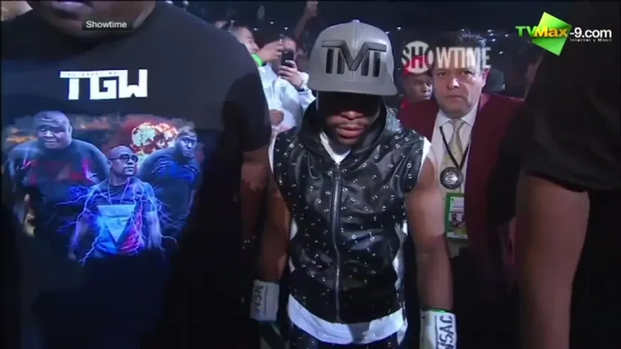 Floyd Mayweather ganó a Andre Berto, luego confirmó su retiro
