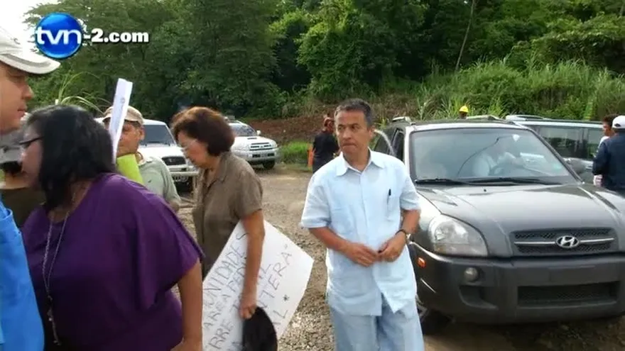 Protestan por vertedero en área revertida