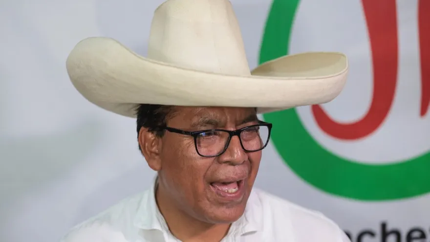 El candidato de izquierda radical Roberto Sánchez