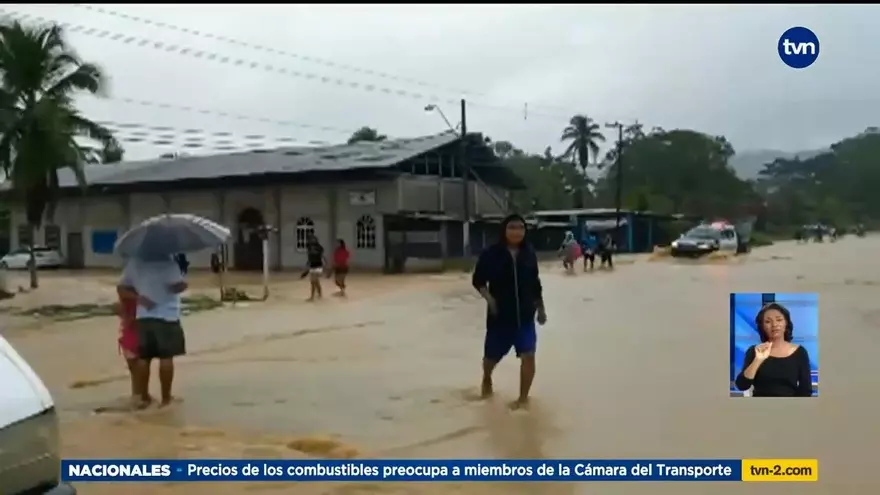 Lluvias provocan inundaciones en Almirante en Bocas del Toro