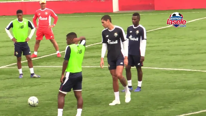 Alberto Quiñonez, con deseos de aprender de todo con la Sele