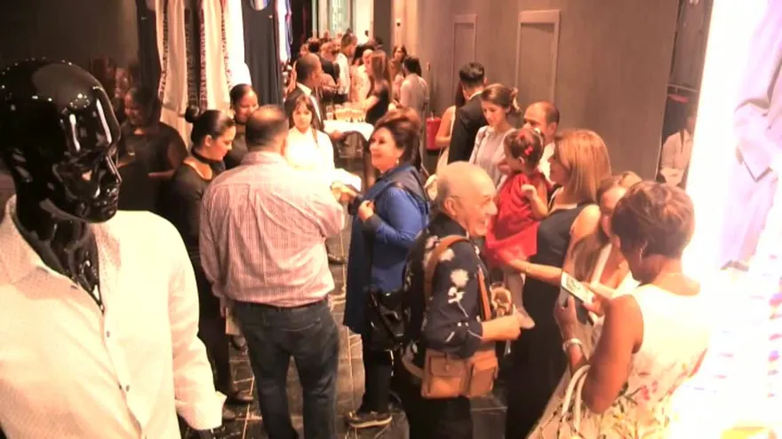 La industria de lujo se abre camino en Cuba de la mano de Armani y Versace