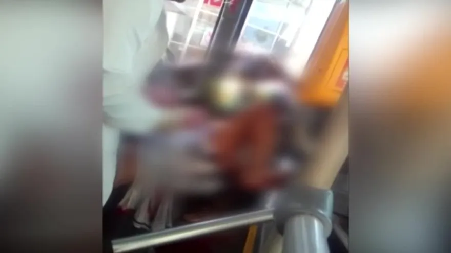 Bebé nace en un bus