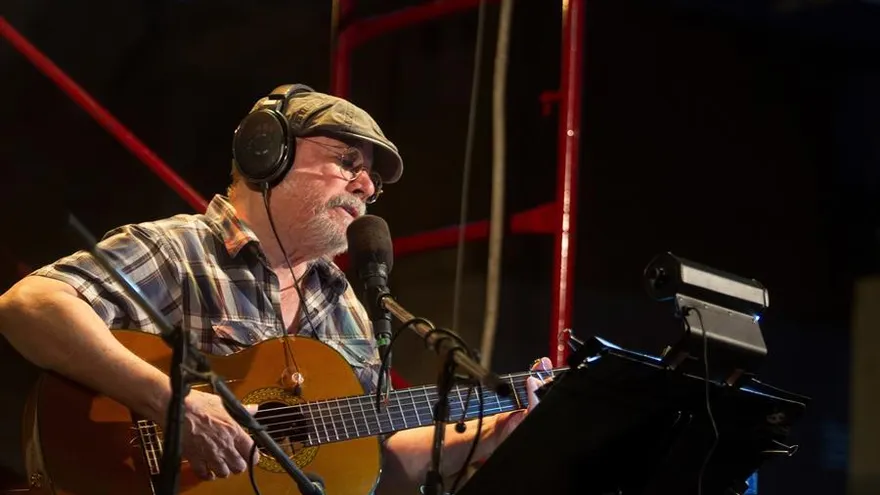 En la imagen un registro del trovador cubano Silvio Rodríguez.