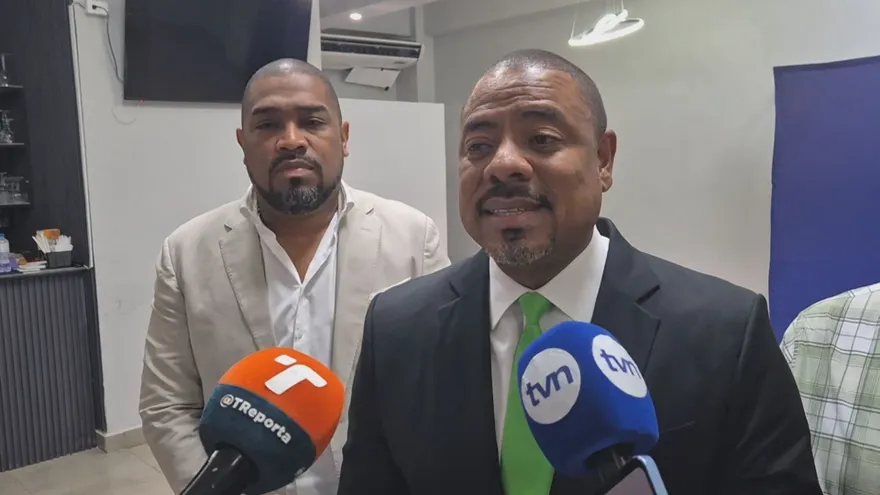 Alcalde de Colón anuncia desvinculación de más de 300 funcionarios por derogación de manual de funcionamiento