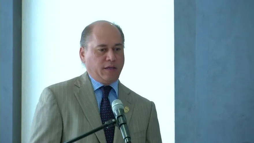 Aguilera seguirá siendo ministro, mientras llegue su reemplazo