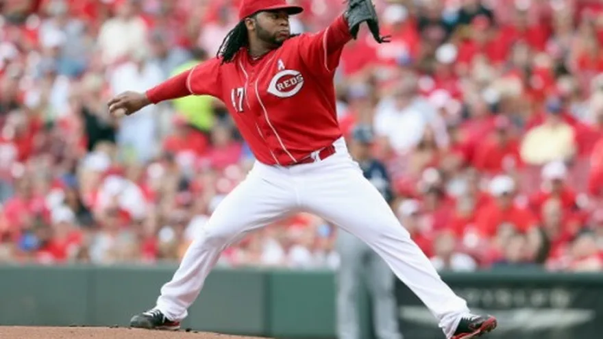 Cueto regresa intratable; Rojos se imponen