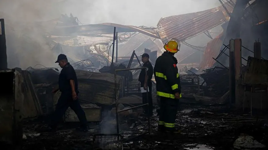 Incendio destruye parte del mayor mercado de Nicaragua
