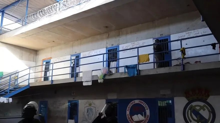 Siguen cayendo más funcionarios corruptos que trabajan en cárceles