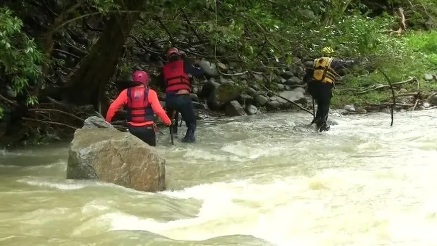Encuentran el cuerpo de menor en río Utivé; sigue la búsqueda de otro joven