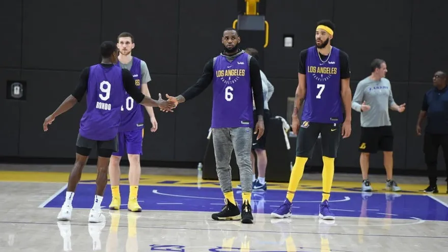 Los Lakers quieren reabrir el centro de entrenamiento antes del fin de la cuarentena