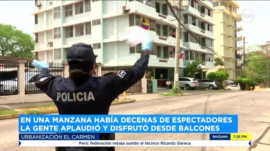 Policía Nacional deleita a residentes de varios lugares con música