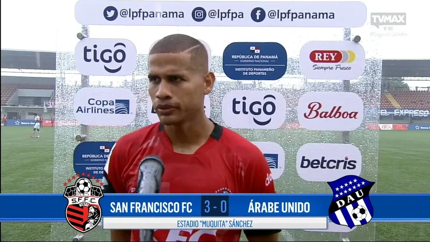 Roberto Chen, autor del primer gol de los monjes sobre el Árabe Unido