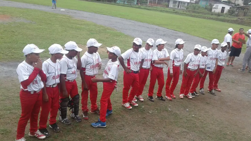 Equipo de béisbol infantil de la 24 de diciembre