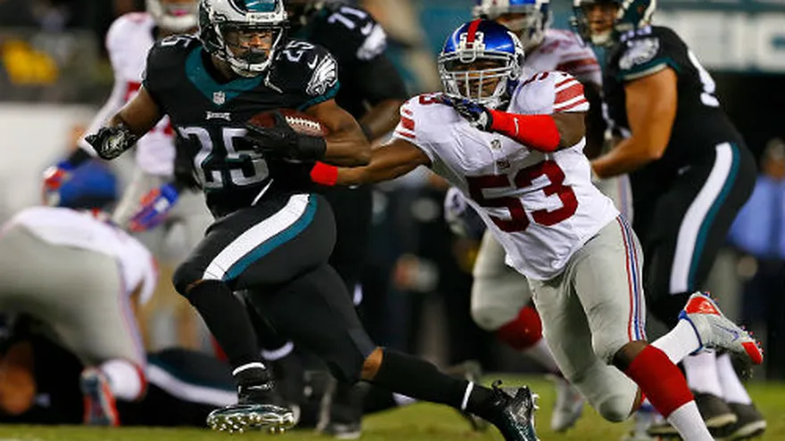 Eagles dominan a Giants en duelo divisional