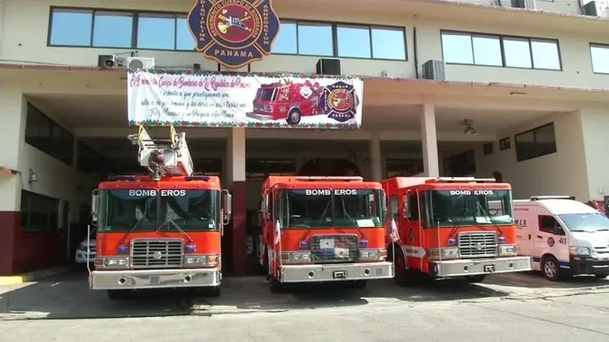 Bomberos recomiendan que los niños no usen artefactos pirotécnicos